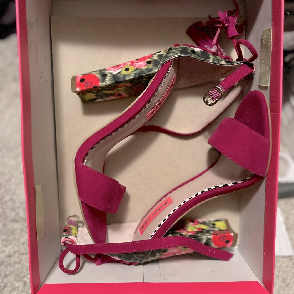 Betsey Johnson Rallo Two-Piece Block-Heel Sandals - Picture 5 of 5